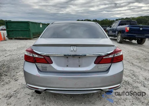 2017 Honda Accord Sport Special Edition z USA, uszkodzony, nr VIN 1HGCR2F18HA280627